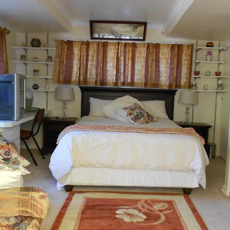 Escombe Accommodation Self Catering Дурбан Экстерьер фото